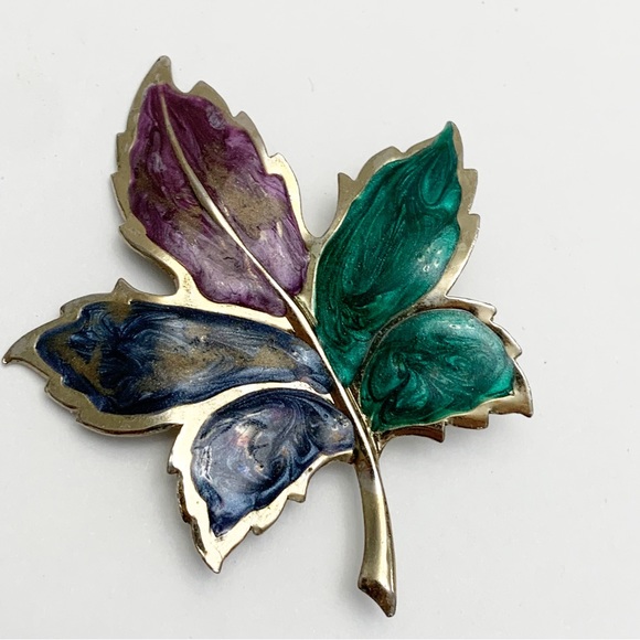 Vintage swirled enamel large maple leaf brooch pin - Picture 4 of 6